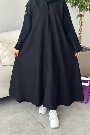 عباية سوداء