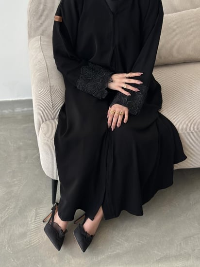 عباية رنا