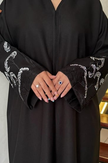عباية رغد