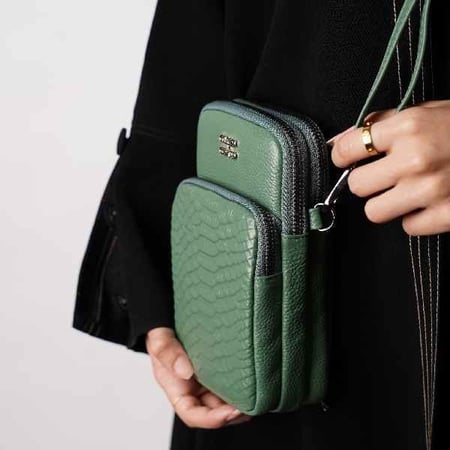 شنطة كروس جلد