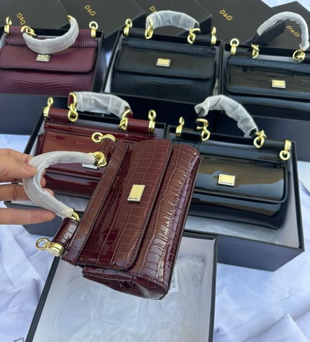 حقيبة دولتشي مزخرف لامع ..