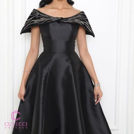 فستان سهرة اسود اوف شولدر مطرز فاخر