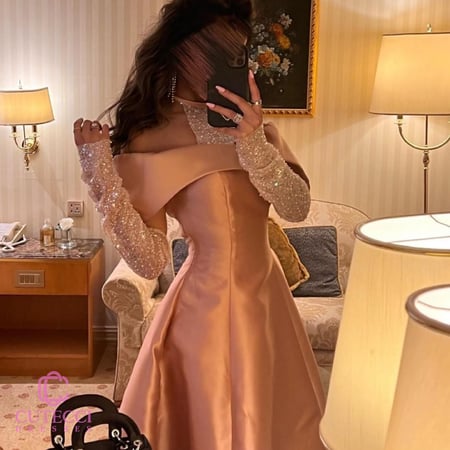 فستان سواريه ساتان لحمي أنيق للسهرات والمناسبات