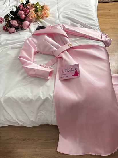 فستان العيد ساتر أنيق لون وردي فاتح من كيوتشي CUTECCI | فساتين مناسبات عصرية وراقية للنساء السعوديات