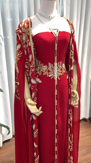 قفطان فخم شك من الخلف