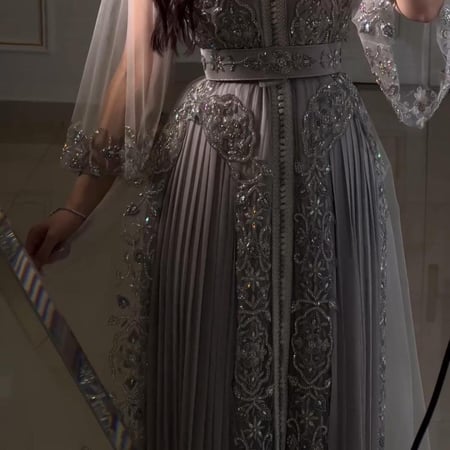قفطان شك رمادي
