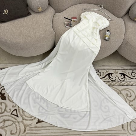 فستان سواريه أوف وايت