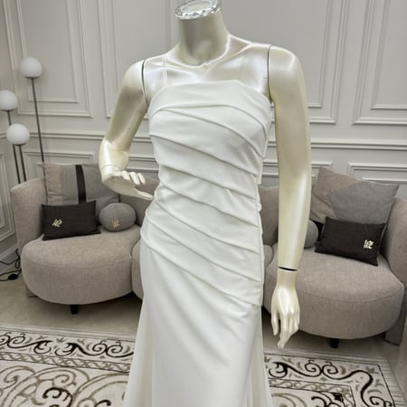 فستان سواريه أوف وايت