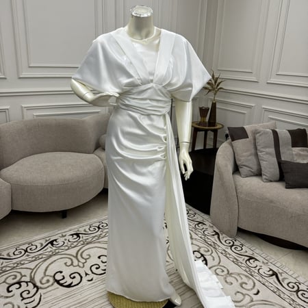 فستان سهره ناعم بذيل جنب