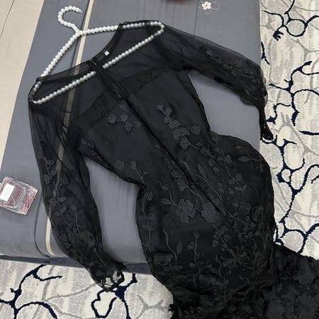 فستان سهره مورد باكمام طويله أنيقة