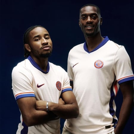 تيشيرت او طقم تشيلسي - نسخة جمهور