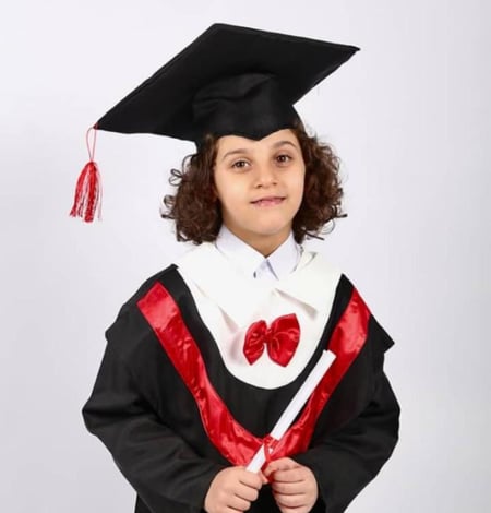 قبعه تخرج  للكبار اسود هدية