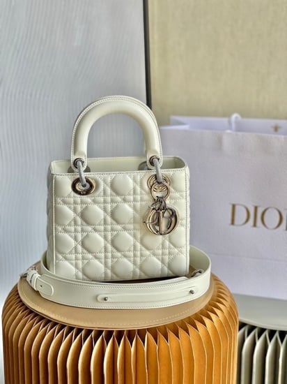 ليدي ديور مطفي