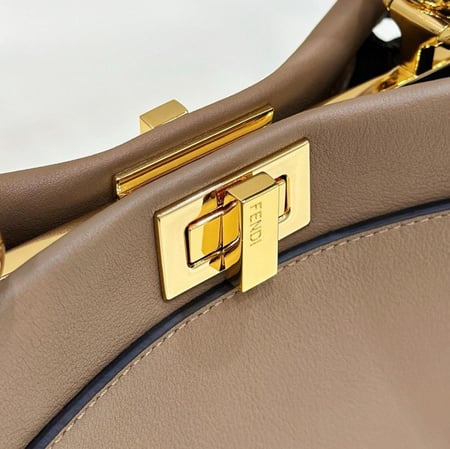 حقيبة فندي بيكابو