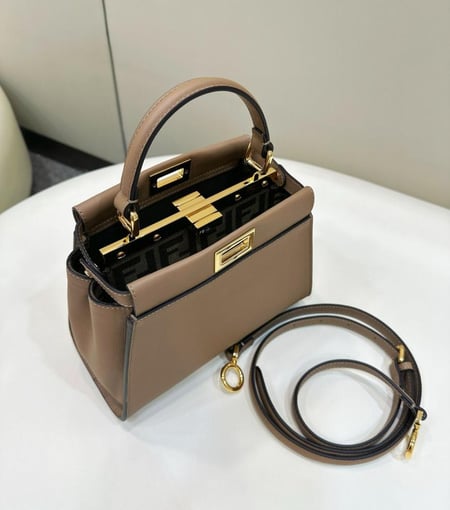 حقيبة فندي بيكابو