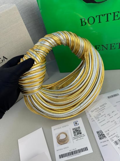 شنطة بوتيغا فينتا فضي وذهبي