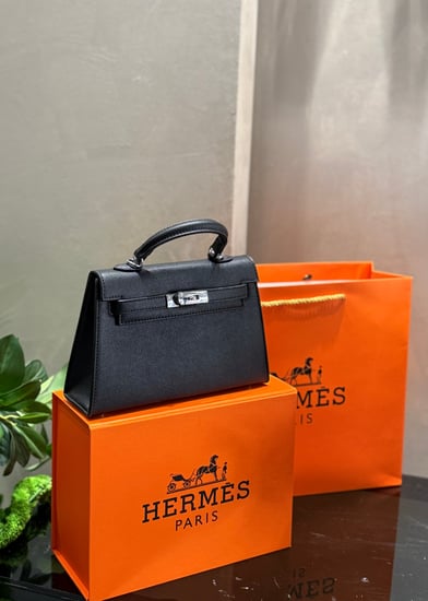 شنطة HERMES  فخمة مع الملحقات
