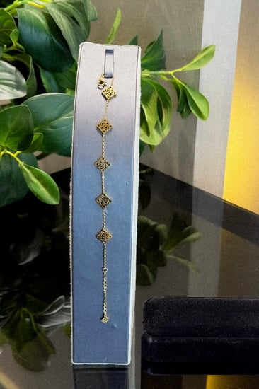 أساور لويفي