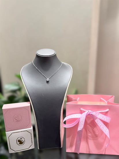 قلادة سواروفسكي مع الملحقات