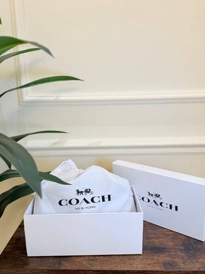 شنطة COACH مع الملحقات