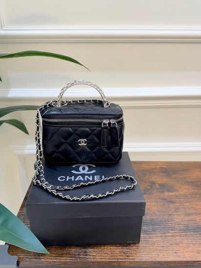 شنطة شانيل مع الملحقات