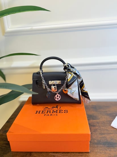 شنطة HERMES مع الملحقات