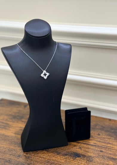 قلادة روبرتو كوين