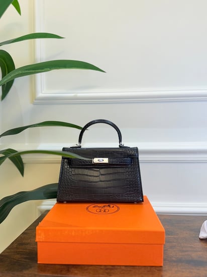 شنطة HERMES مع الملحقات