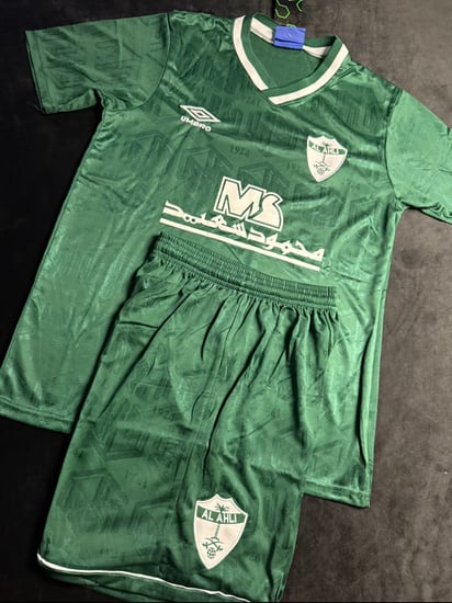 طقم الاهلي التاريخي