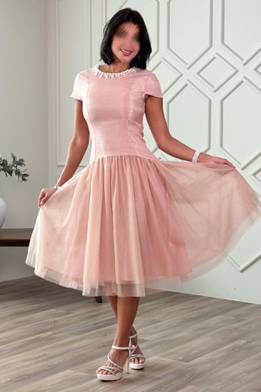 فستان ميدي بياقة مزينة بلؤلؤ لون وردي