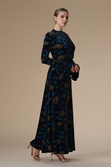 فستان اسود طويل مخمل بنقش زهري