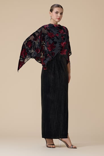 تصميم فستان اسود مخمل مزين بالورود