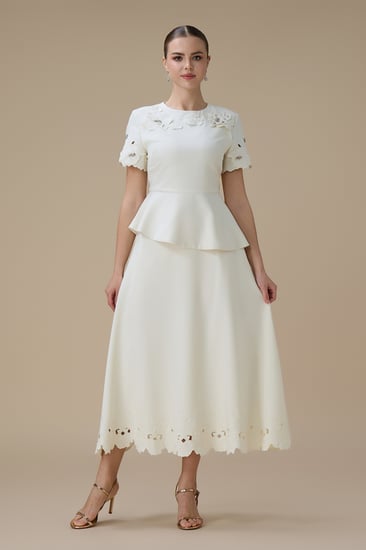 طقم تنورة ميدي سكري بتفاصيل زهور ثلاثية الأبعاد