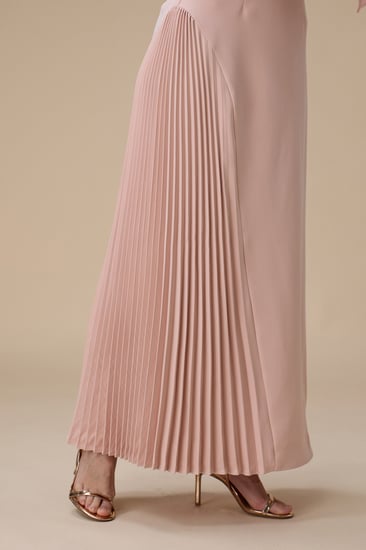 فستان طويل وردي اوف شولدر