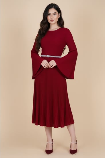 فستان ميدي بليسيه بحزام لؤلؤ لون عنابي