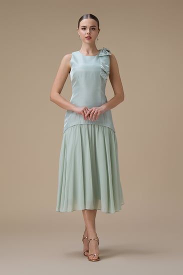 فستان ميدي تيفاني بتنورة شيفون واسعة