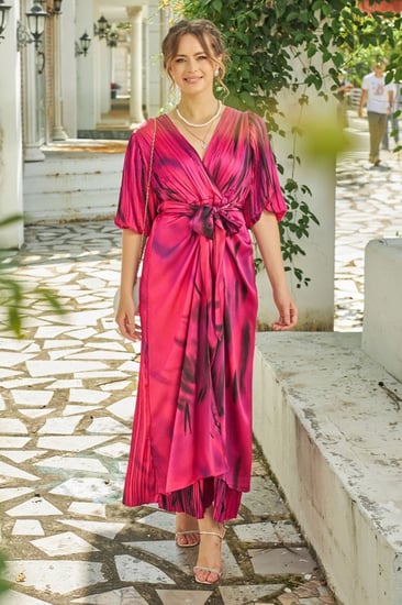 فستان ميدي باكمام بف مموج اللون