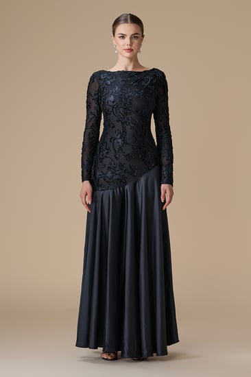 فستان اسود طويل مخمل مشجر