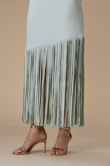 طقم تيفاني بتنورة طويلة بشراشيب