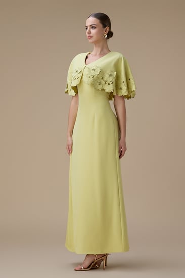 فستان طويل اخضر ليموني بتطريزات زهرية