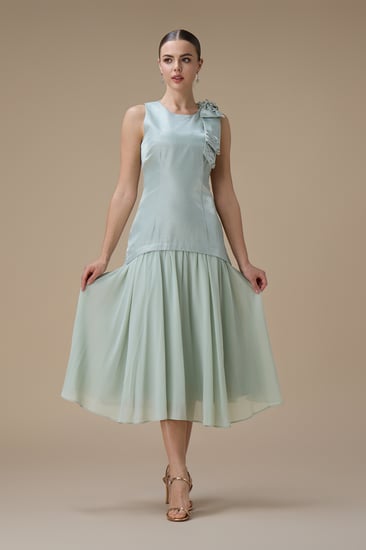 فستان ميدي تيفاني بتنورة شيفون واسعة