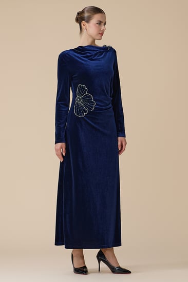 فستان كحلي طويل مخمل بتطريز