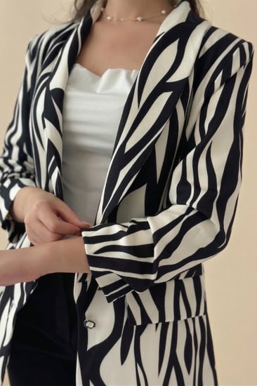 جاكيت بنقش زيبرا