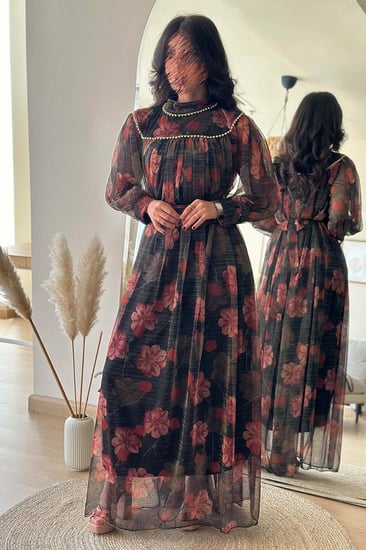 فستان ماكسي أنيق بطبعة أزهار لون اسود