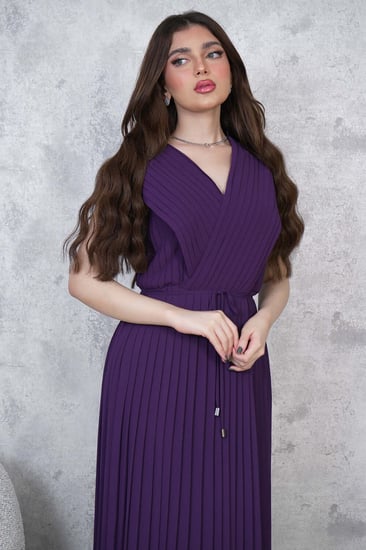 فستان شيفون طويل بليسيه لون بنفسجي