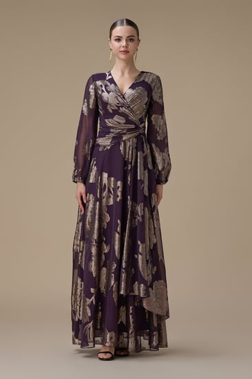 فستان طويل بنفسجي بقصة لف