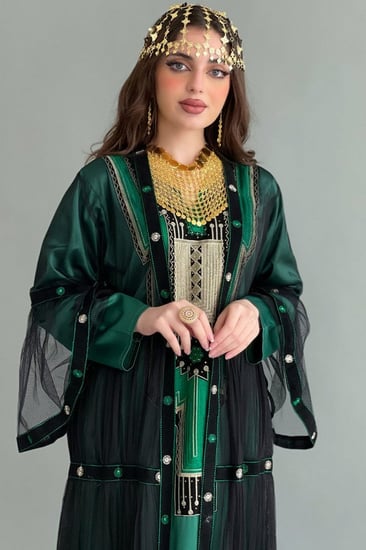 جلابيه تراثيه قطعتين مطرزه لون اخضر غامق