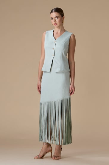 طقم تيفاني بتنورة طويلة بشراشيب