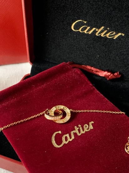 سوارة مستوحاة من كارتير ذهبي