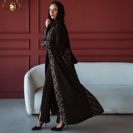 عبايات سوداء كاجوال